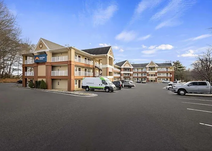 Hotel Suburban Near Hanes Mall