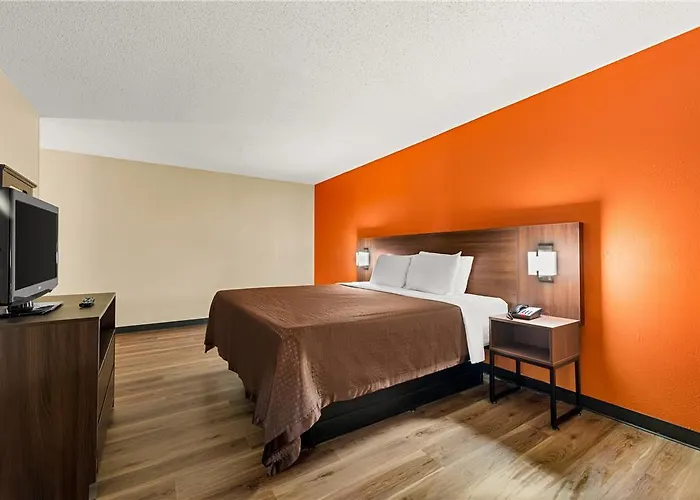 Hotel Suburban Near Hanes Mall